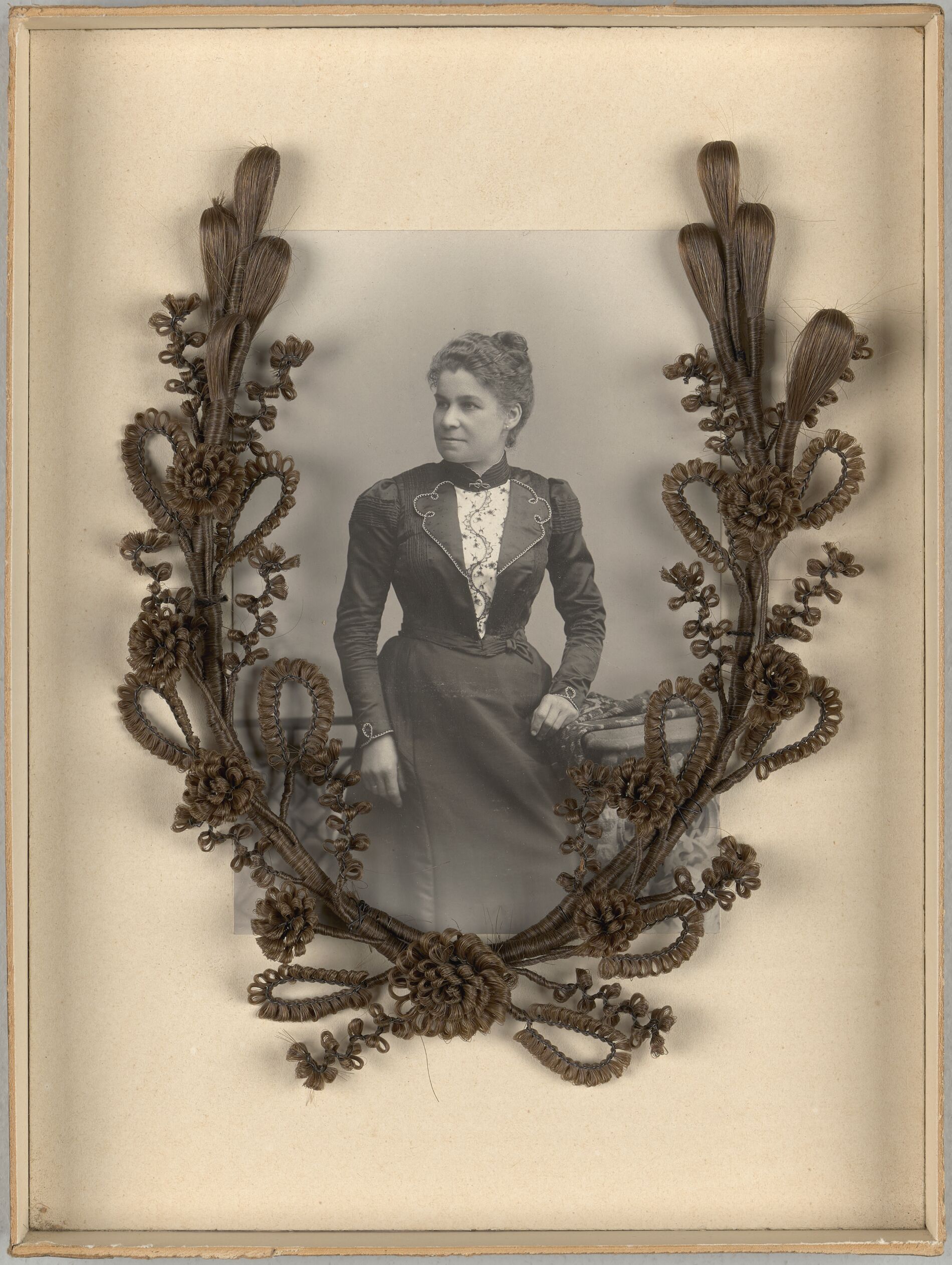 FM 88 266 Haare ohne Rahmen LR tif 1