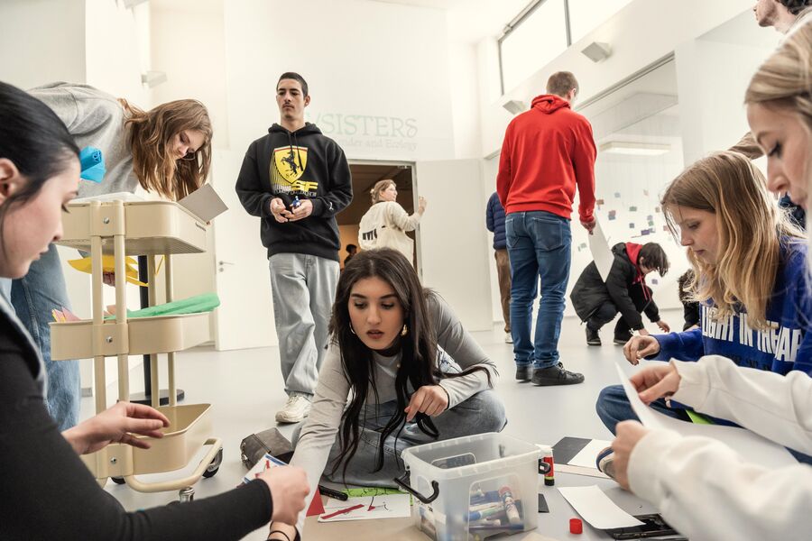 FOMU school event Monday Jr low res 045 kopie