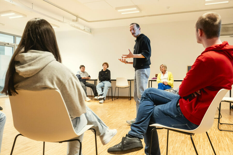 FOMU school event Monday Jr low res 085