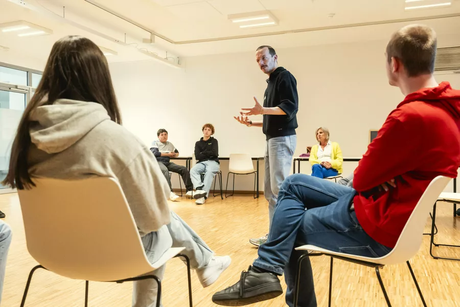 FOMU school event Monday Jr low res 085