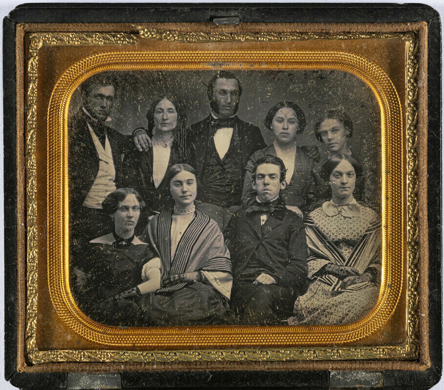 2022 0035 groepsportret negen daguerreo