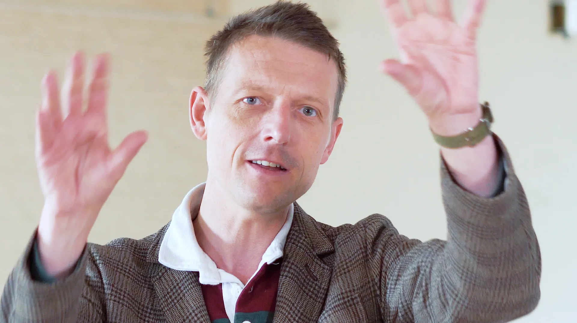 Bent 00 01 00 24 Still003