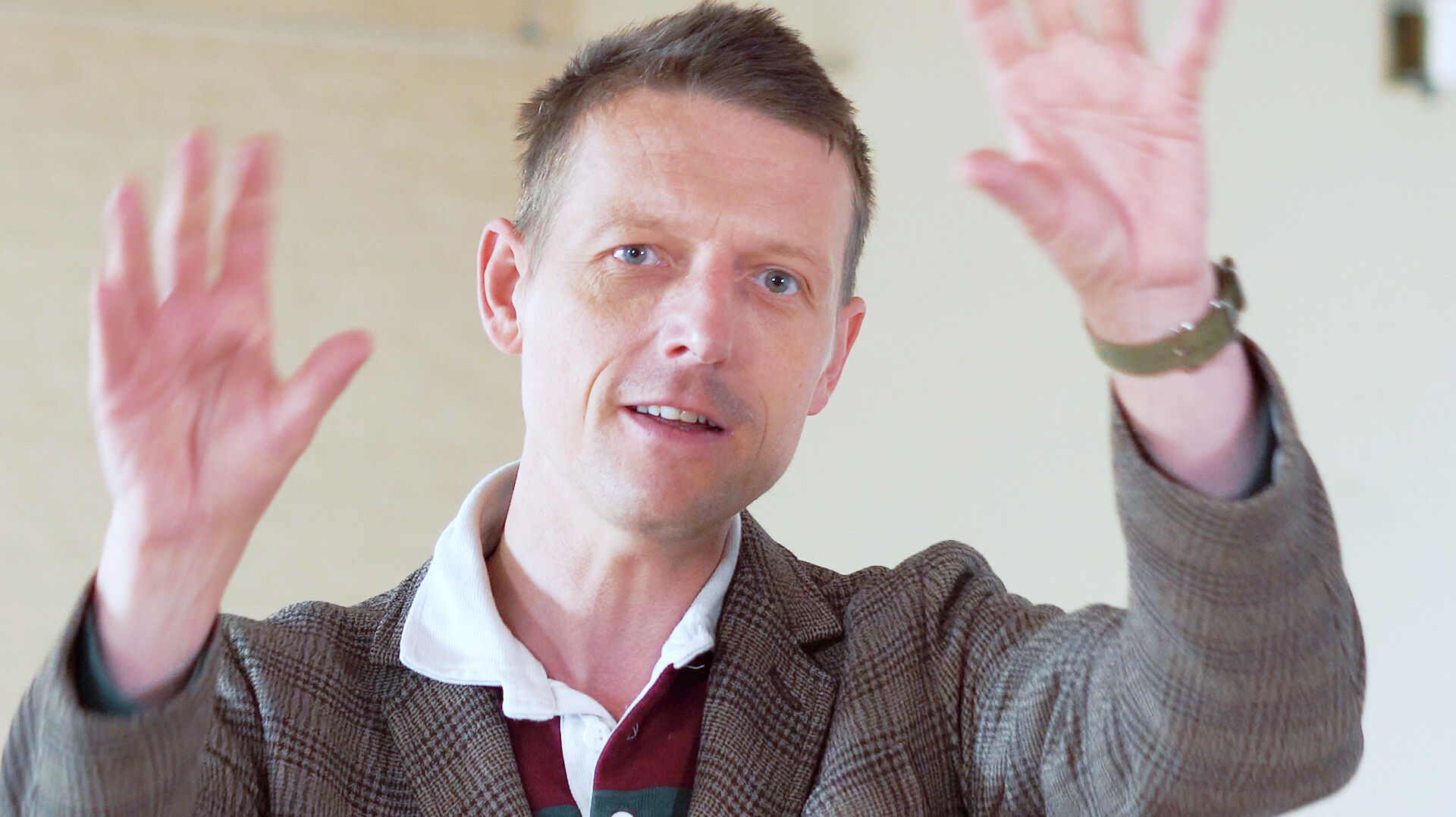 Bent 00 01 00 24 Still003