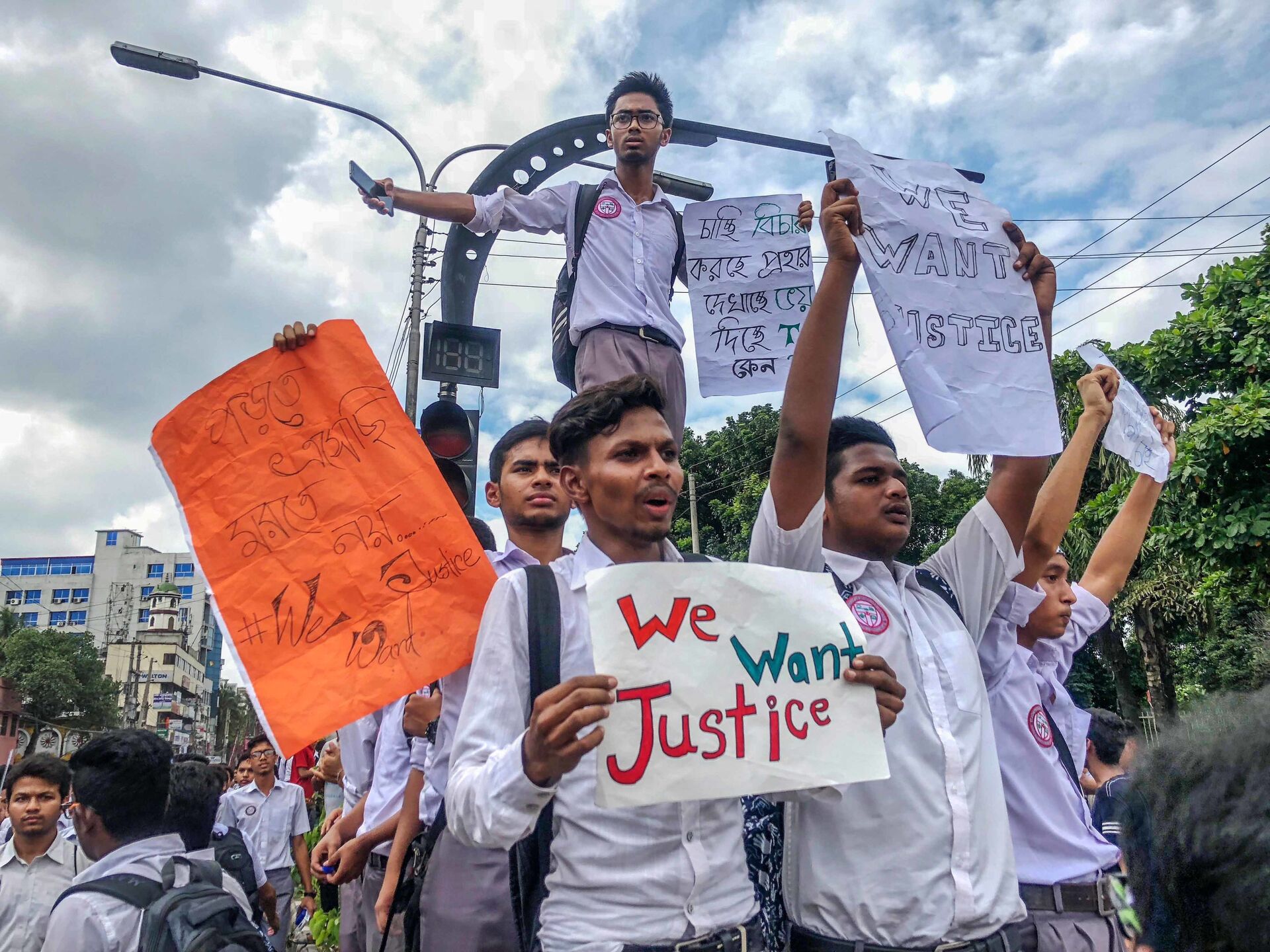 Shahid_43739794882 411208807e o